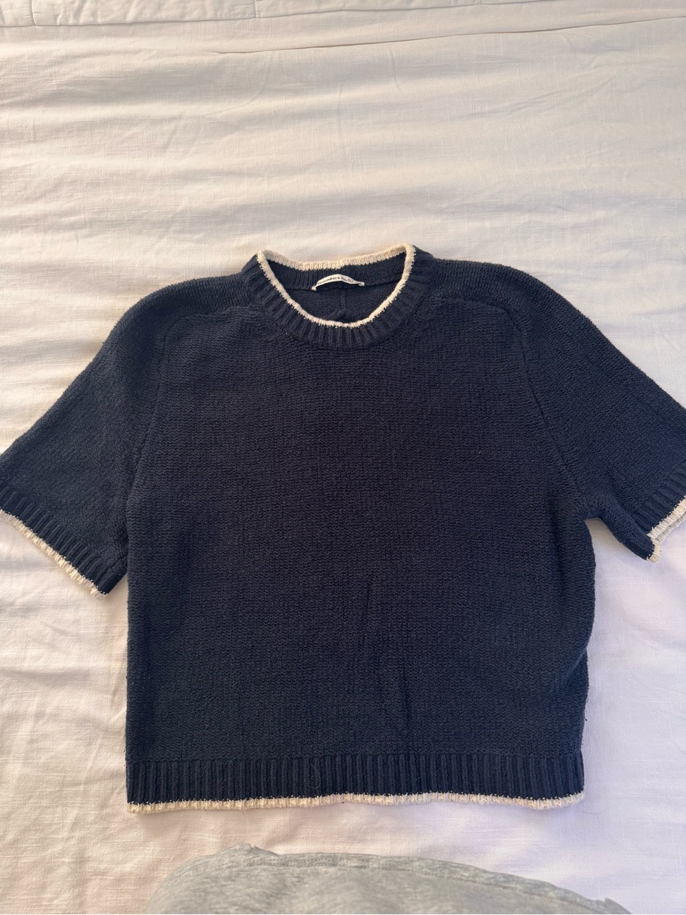 Women's Abercrombie and Fitch Navy Short-Sleeve Knit Sweater with Cream Trim